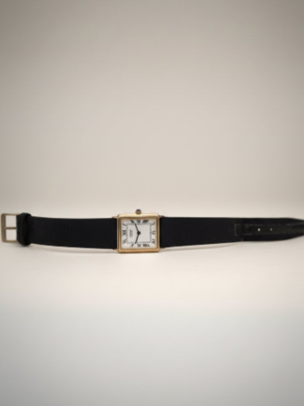 Vintage Seiko Tank Quartz Watch Gold Tone Roman Numeral Black Leather FOR REPAIR - Picture 2 of 12